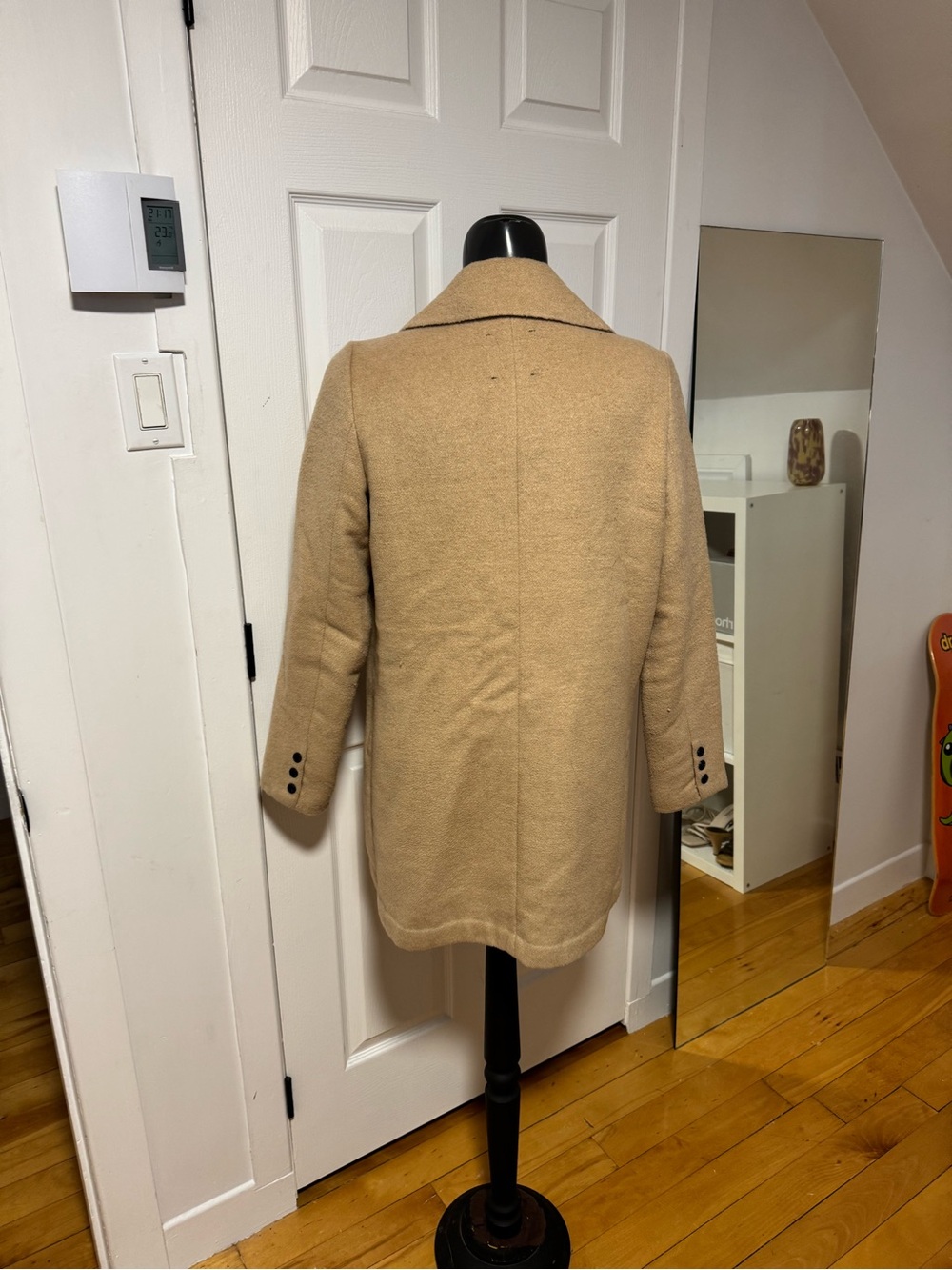 Coat - Picture 4 of 4